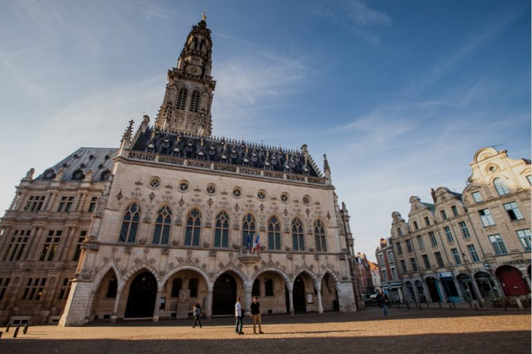 arras, place des heros, les terrasses
